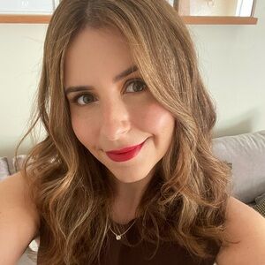 Meet your Posher, Danielle
